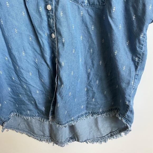 Denim button up top - Picture 5 of 8